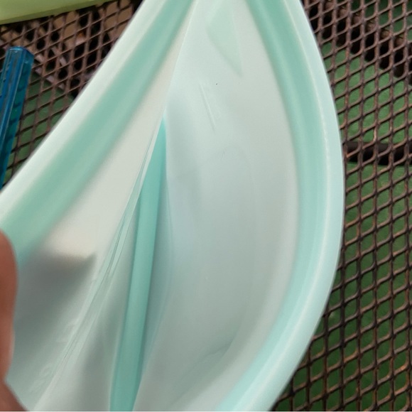 BRAND NEW 8 Resealable Re-usable Multi-size Silicon Storage Bags! - Picture 7 of 16